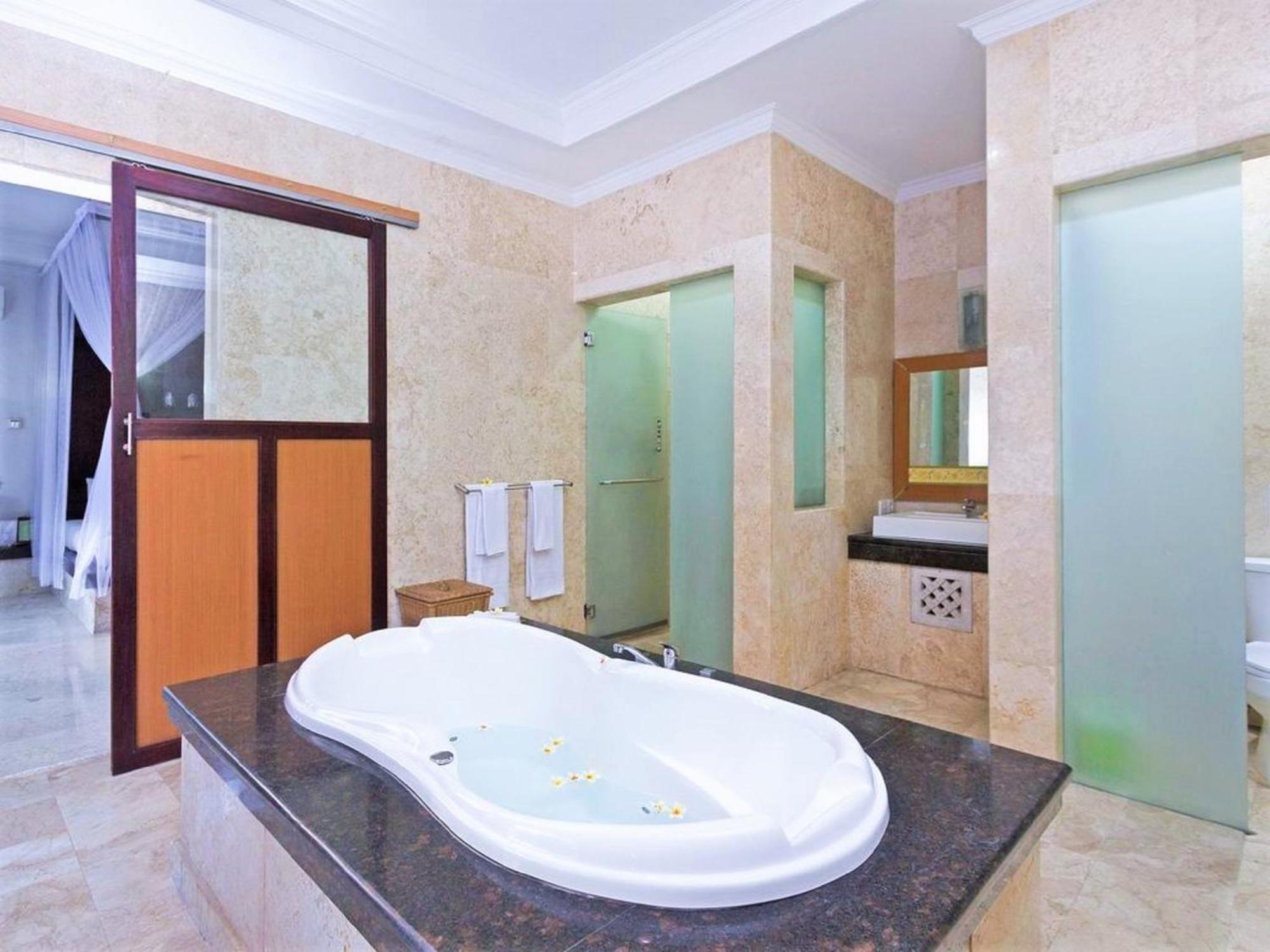One Bedroom Private Villa Kuta Seminyak Buitenkant foto